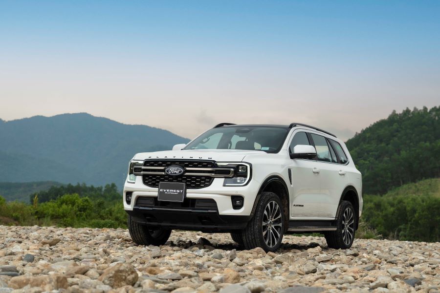Ford everest máy xăng 2026