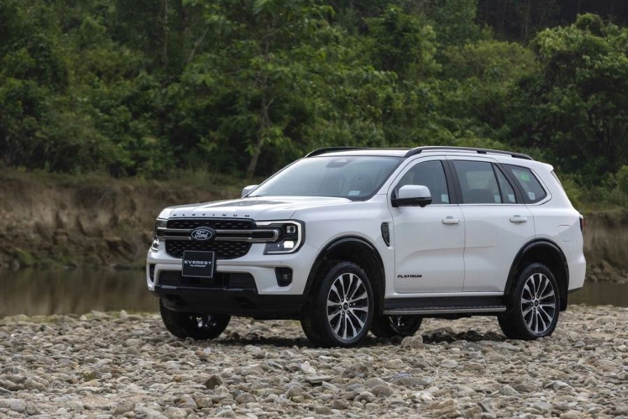 Giá xe everest platinum máy xăng